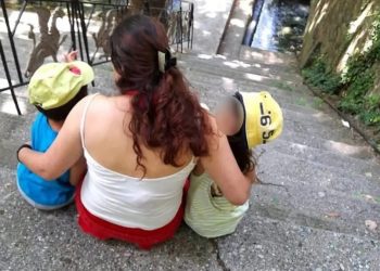 Λάρισα: Παραδόθηκε ο σύντροφος της μητέρας που κατηγορείται για την κακοποίηση των δύο παιδιών της