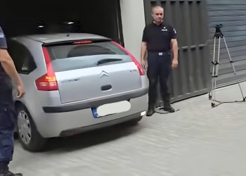 Στη φυλακή οδηγείται η 32χρονη μητέρα μετά την απολογία της στον Εισαγγελέα (BINTEO)