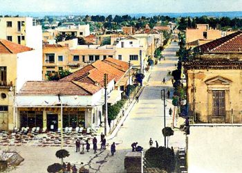 Το ζαχαροπλαστείο «Ελληνικόν» στη Λάρισα – Γιατί ήταν το μοναδικό όπου επιτρεπόταν να συχνάζουν μαθητές Γυμνασίου
