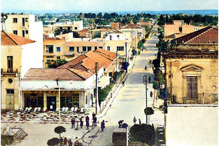 Το ζαχαροπλαστείο «Ελληνικόν» στη Λάρισα – Γιατί ήταν το μοναδικό όπου επιτρεπόταν να συχνάζουν μαθητές Γυμνασίου