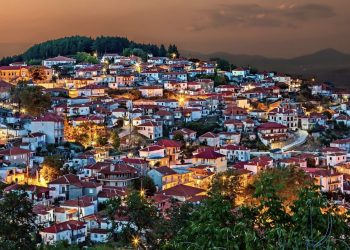 Αυτό είναι το “ζωντανό” χωριό των πολυτέκνων της Λάρισας – Οικογένειες με πάνω από δέκα παιδιά (ΕΙΚΟΝΕΣ)