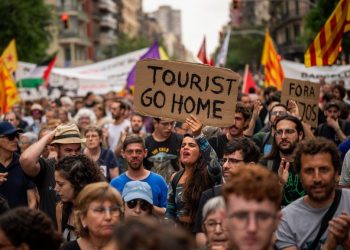 Iσπανία: Γιατί κηρύσσει πόλεμο στο Airbnb – «Η δυστυχία μας είναι ο παράδεισός σας»