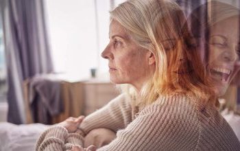 Κλιμακτήριος: Οι ψυχικές διαταραχές που παραμένουν «αόρατες» για πολλές 50χρονες γυναίκες