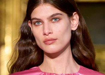 Lavender blush trend! Η νέα hot απόχρωση ρουζ που κολακεύει κάθε τόνο επιδερμίδας