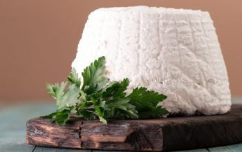 Το τυρί που βοηθά στη μείωση της χοληστερίνης και τρεις τρόποι κατανάλωσής του