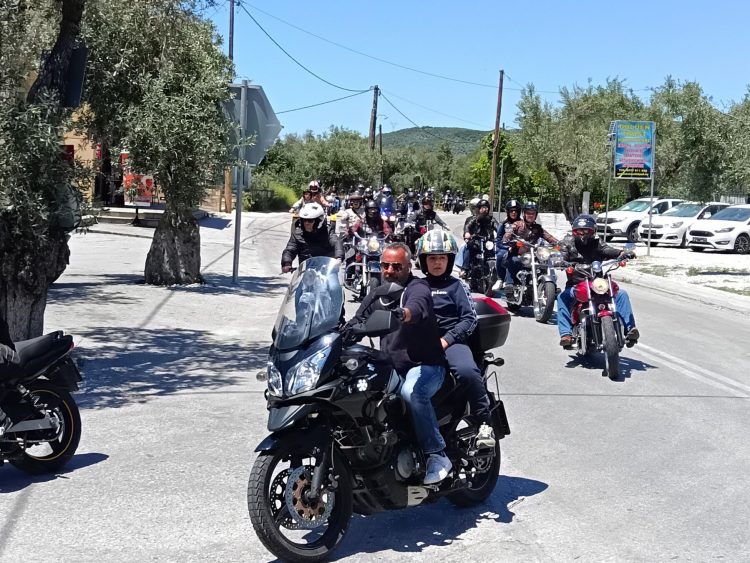Gentlemen με… σκοπό: Καλοντυμένοι μοτοσικλετιστές από τον Βόλο στα Καλά Νερά – Δείτε ΕΙΚΟΝΕΣ και ΒΙΝΤΕΟ