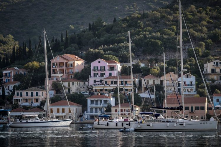 Ιθάκη: Εκεί που το μπλε και το πράσινο συνθέτουν έναν «καμβά» μοναδικής ελληνικής ομορφιάς