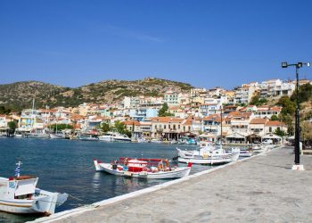 Η Σάμος στους προορισμούς με τις καλύτερες παραλίες της Ελλάδας, σύμφωνα με διεθνή ΜΜΕ