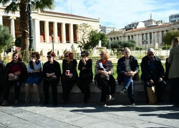 Συντάξεις:Οι δύο λόγοι που συμφέρει να βγείτε το 2026- Τι αλλάζει το 2027