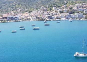 Βόλτα στον γραφικό Γαλατά Τροιζηνίας