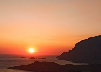 Κάλυμνος: Το νησί που «σκαρφάλωσε» ψηλά στον τουριστικό χάρτη και διατηρεί σεζόν 10 μηνών