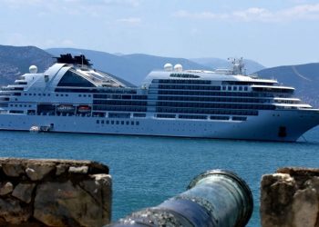 Γιατί τα κρουαζιερόπλοια υποχρεούνται να έχουν νεκροτομείο