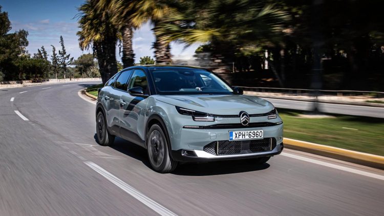 Citroen C4: Το νέο οικογενειακό crossover των 23.900 ευρώ που ξεχωρίζει