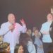 Συγκινητική στιγμή στη συναυλία του Γιάννη Πλούταρχου στον Βόλο – Ο Αχιλλέας Μπέος οδήγησε κορίτσι με αναπηρία στην πίστα (ΒΙΝΤΕΟ)