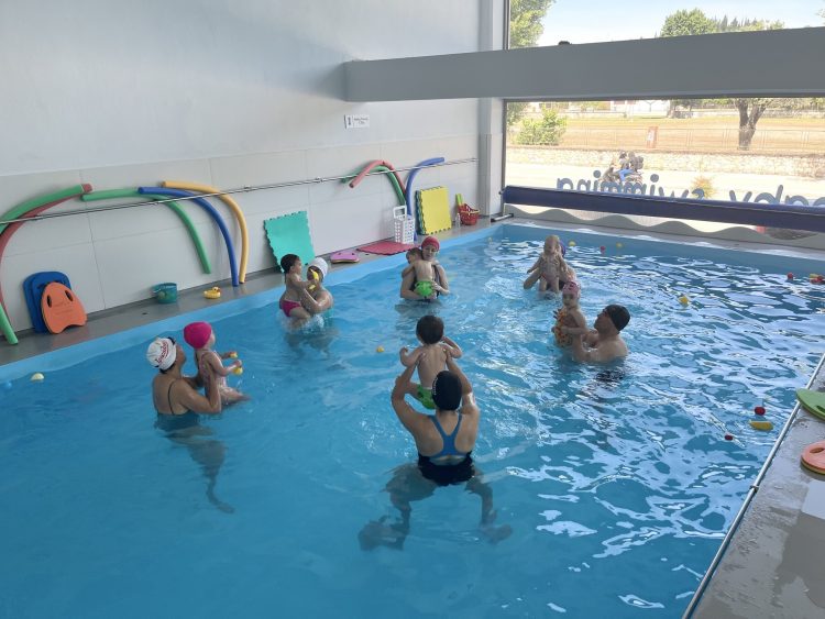 Athlisi Pool Center: Baby swimming… Εκεί που το νερό αγκαλιάζει την ανάπτυξη ενός παιδιού