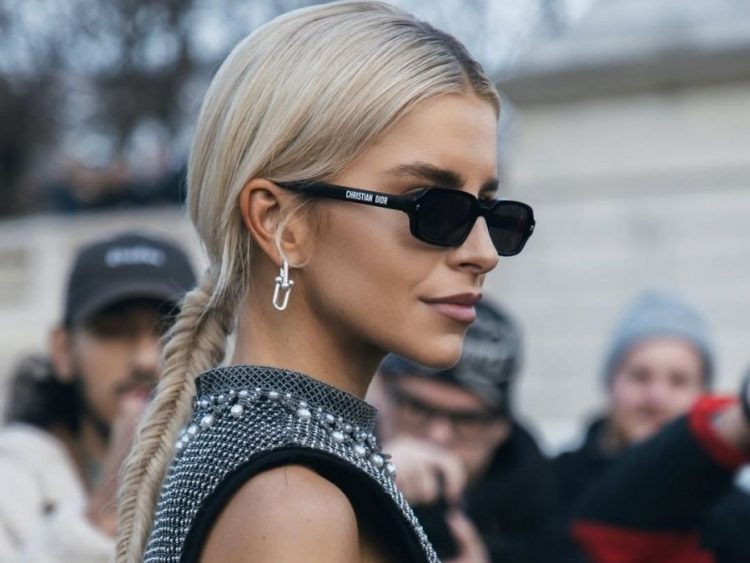 Limoncello blonde, mocha brown & ακόμα 3 hair color trends που θα κυριαρχήσουν το καλοκαίρι