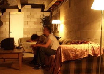 Ζούσαν για 4 χρόνια σε κρυφό διαμέρισμα μέσα σε εμπορικό κέντρο – Η απίστευτη ιστορία