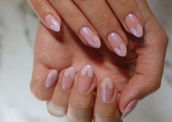 Baby pink: Η ροζ απόχρωση στα νύχια που θυμίζει «μαλλί της γριάς» και ξυπνά παιδικές αναμνήσεις