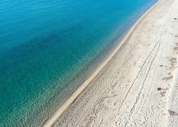 Αυτή είναι η παραλία της Χαλκιδικής που ψηφίστηκε ως η καλύτερη της Ευρώπης