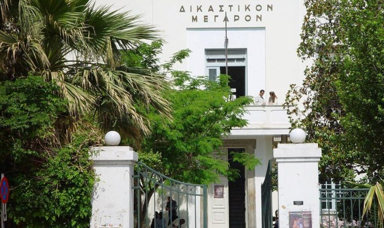 Γονείς εναντίον του γιου τους στα δικαστήρια – Τους κάνει τη ζωή κόλαση
