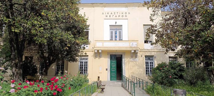 Μαγνησία: Έγιναν στουπί στο μεθύσι και κατέληξαν στο δικαστήριο – Έσπασε το πλευρό της γυναίκας