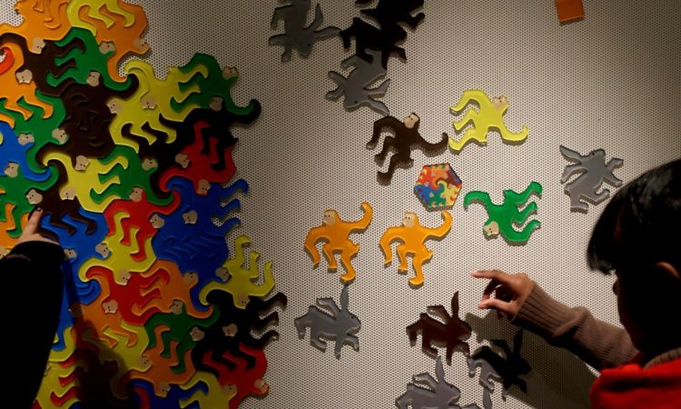 Σπάνιο σύνδρομο δεν αφήνει τους ανθρώπους να χαμογελάσουν – Γιατί το μπερδεύουν με αυτισμό