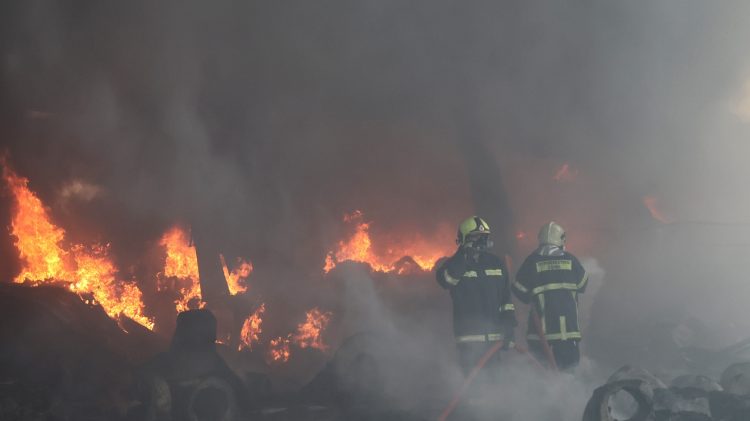 Εφιαλτική νύχτα στο Μεγαλοχώρι – Καταστράφηκε ολοσχερώς επιχείρηση από μεγάλη φωτιά