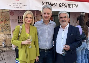 Παρών ο Βασίλης Γιαγιάκος με την Τζίνα Μπέη στο Φεστιβάλ Οινοποιίας στην Καρδίτσα
