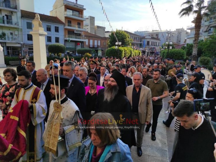 Την τίμια κάρα του πολιούχου της Αγίου Σεραφείμ, υποδέχτηκε η Καρδίτσα (ΕΙΚΟΝΕΣ – ΒΙΝΤΕΟ)