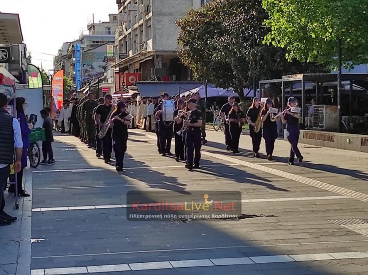 Την τίμια κάρα του πολιούχου της Αγίου Σεραφείμ, υποδέχτηκε η Καρδίτσα (ΕΙΚΟΝΕΣ – ΒΙΝΤΕΟ)