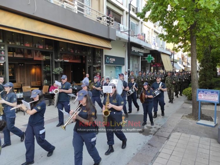 Την τίμια κάρα του πολιούχου της Αγίου Σεραφείμ, υποδέχτηκε η Καρδίτσα (ΕΙΚΟΝΕΣ – ΒΙΝΤΕΟ)
