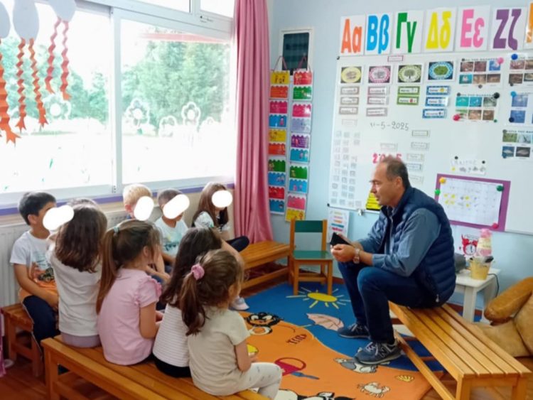 Το Νηπιαγωγείο Κεφαλοβρύσου μεριμνά για τα αδέσποτα – Παρουσίαση δράσης στον αντιδήμαρχο Τρικκαίων