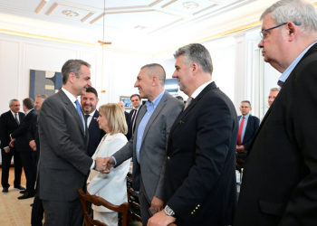 Συνάντηση Μητσοτάκη – Κουρέτα και ακόμη 12 Περιφερειαρχών: Στο επίκεντρο η υλοποίηση προγραμμάτων ΕΣΠΑ