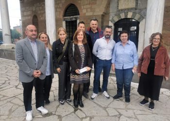 Με επίσκεψη στο Τζαμί ολοκλήρωσε την επίσκεψη στα Τρίκαλα η Λίνα Μενδώνη