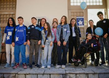Βραδινός περίπατος στα Τρίκαλα για την Παγκόσμια Ημέρα Ευχής και τα παιδιά του Make-A-Wish Ελλάδος