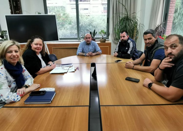 Συνάντηση στο Δημαρχείο Τρικκαίων για τη διαδικασία αποκομιδής μπαζών από πλημμυρισμένα σπίτια