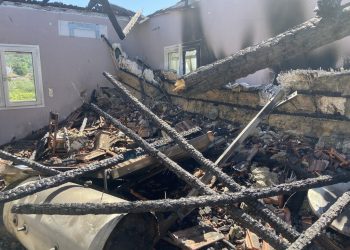 Ενεργή συμπαράσταση του Δήμου Τρικκαίων στην πυρόπληκτη οικογένεια του Ριζώματος – Συνάντηση με τον Δήμαρχο Ν. Σακκά