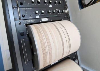 Σεισμός τώρα 4,4 Ρίχτερ έξω από την Νάπολη
