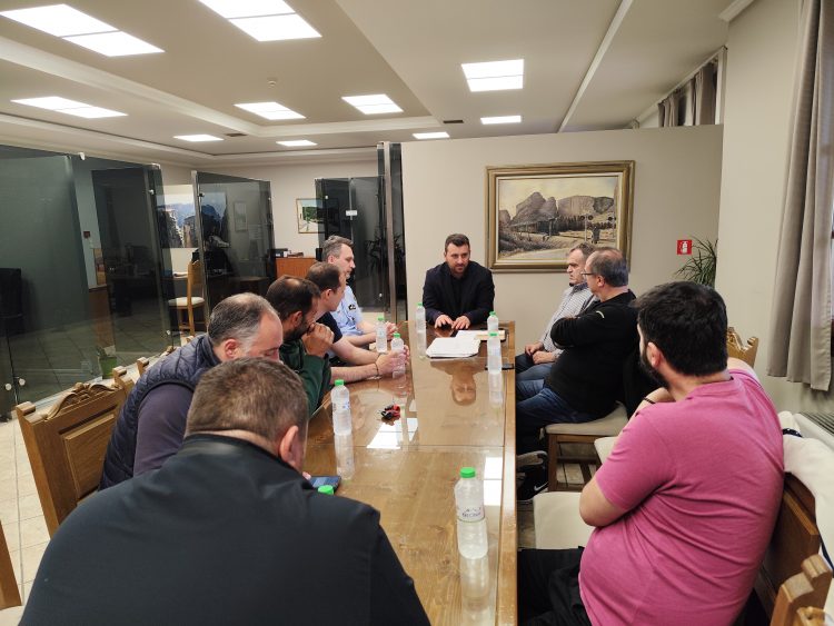 Σύσκεψη με πρωτοβουλία του Δημάρχου Μετεώρων Λευτέρη Αβραμόπουλου για την αντιμετώπιση του προβλήματος με τους Αγριόχοιρους