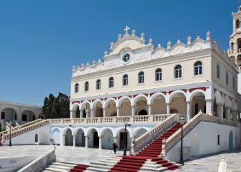 Η θαυματουργή Παναγιά της Τήνου: Ένα από τα μεγαλύτερα προσκυνήματα του κόσμου