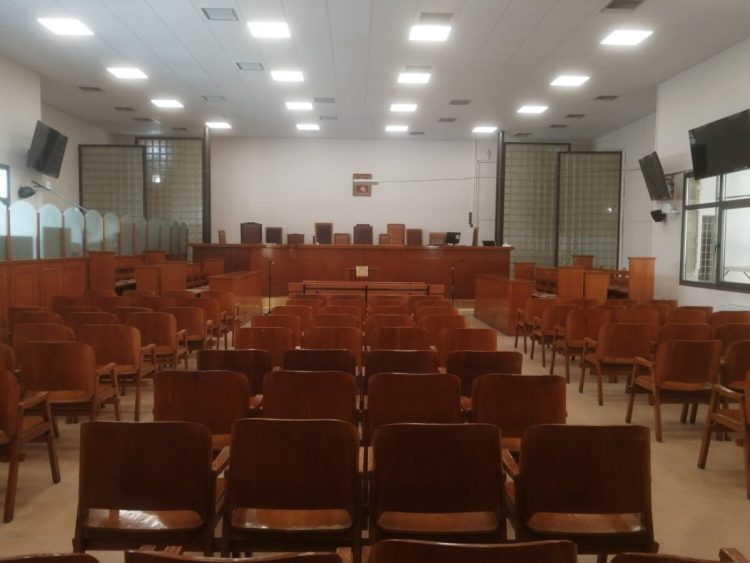 Εφετείο Λάρισας: Κάθειρξη δέκα ετών σε Τρικαλινό για γενετήσιες πράξεις σε βάρος των ανήλικων παιδιών του – Έφυγε η κατηγορία για αιμομιξία