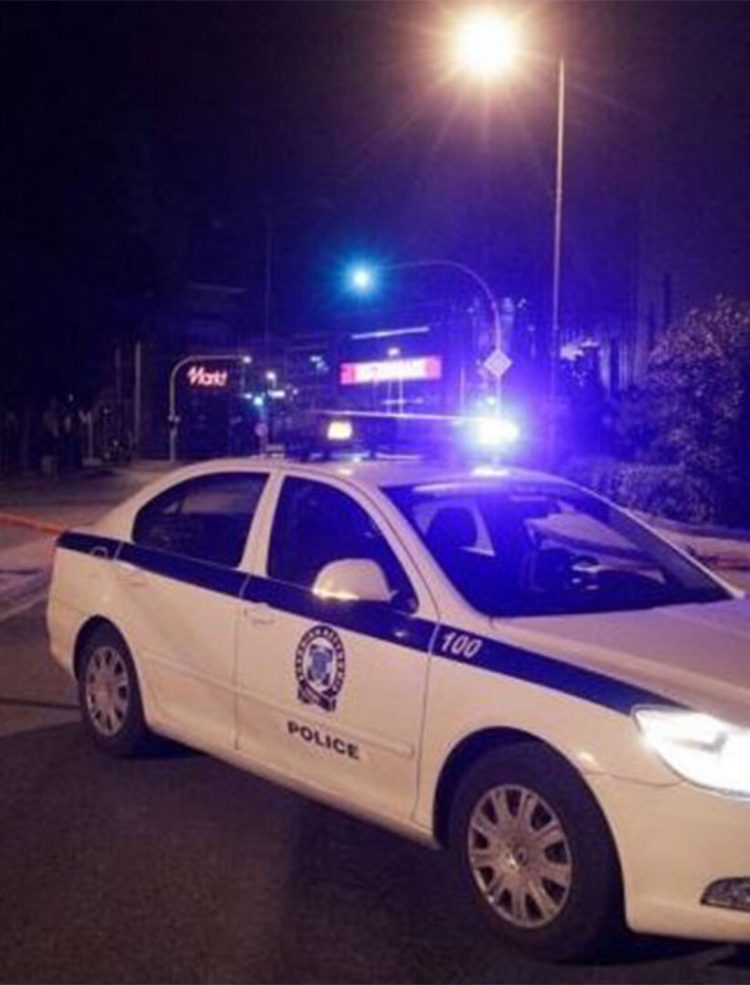 Σφοδρή σύγκρουση δύο Ι.Χ. στο κέντρο του Βόλου – Εικόνες καταστροφής στο σημείο