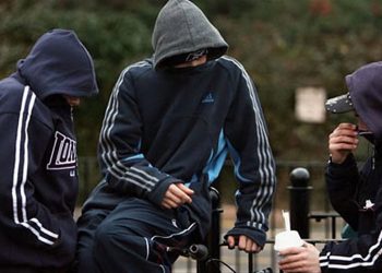 Ανήλικοι λήστεψαν ανήλικο στη Λάρισα – Έβγαλαν μαχαίρι και του πήραν 35 ευρώ!