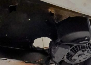 Παραλίγο τραγωδία στα κοντέινερ των σεισμόπληκτων Δαμασίου – Η μάνα έσωσε τον γιο της… (ΕΙΚΟΝΕΣ)