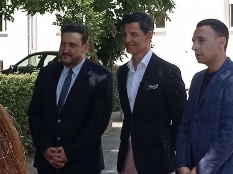 Δείτε βίντεο: Στο Γενικό Νοσοκομείο Λάρισας ο Σάκης Ρουβάς – Για την ανακαίνιση της Παιδιατρικής Κλινικής