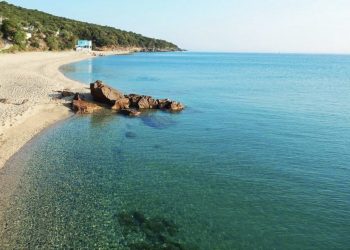 Αυτή η παραθαλάσσια περιοχή της Λάρισας διαθέτει ίσως τις τρεις ομορφότερες παραλίες του νομού (ΕΙΚΟΝΕΣ)