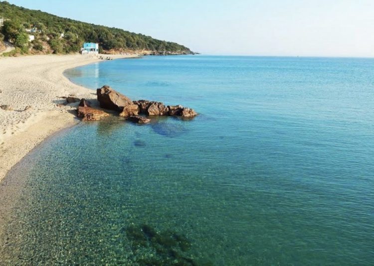 Αυτή η παραθαλάσσια περιοχή της Λάρισας διαθέτει ίσως τις τρεις ομορφότερες παραλίες του νομού (ΕΙΚΟΝΕΣ)