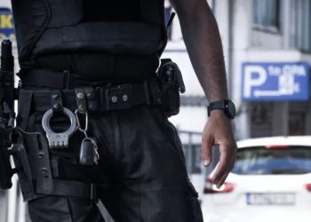 Λάρισα: 48χρονος άνδρας προσέγγισε 15χρονο αγόρι σε καφετέρια με πονηρό σκοπό – Το περίεργο σημείωμα, το άσεμνο περιεχόμενο και η σύλληψη