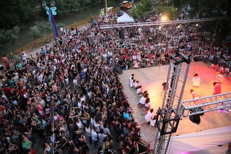 Αυτά είναι τα τρία μεγάλα ονόματα που θα δώσουν συναυλίες στο φετινό Φεστιβάλ Πηνειού