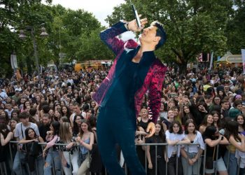 Έρχεται το Coffee Show στη Λάρισα με συναυλία του Σάκη Ρουβά στην Κεντρική πλατεία!